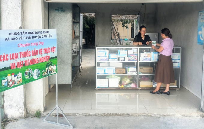 bai-1-6-144545_632-144545.jpg Nguồn thu từ kinh doanh dịch vụ quá ít ỏi nên mỗi năm huyện Can Lộc, Hà Tĩnh vẫn phải cấp bù 1,2 tỷ đồng chi trả thu nhập cho 16 biên chế của Trung tâm Ứng dụng Khoa học kỹ thuật và Bảo vệ cây trồng, vật nuôi. Ảnh: Việt Khánh.