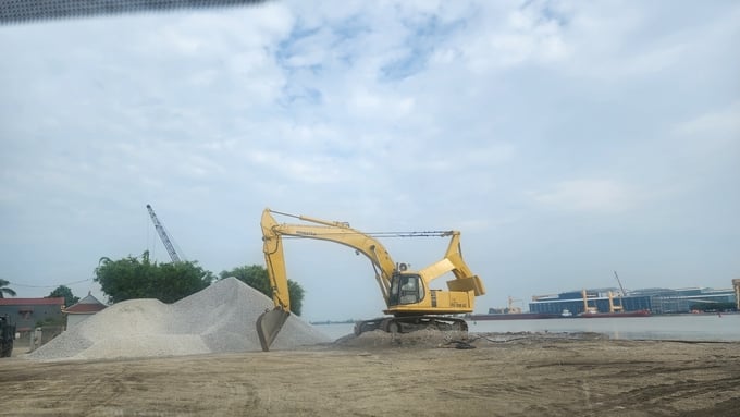 Hình ảnh ghi nhận tại cầu Khuể, địa bàn giáp ranh giữa huyện An Lão và huyện Tiên Lãng. Ảnh: Đinh Mười.
