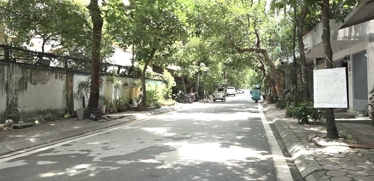 z4533702337847_14fa81a003a2ffd5154c8e5ab0cbf10e-222235_666.jpg Khu phố trở nên xanh - sạch - đẹp nhờ camera giám sát. Ảnh: Hùng Khang.