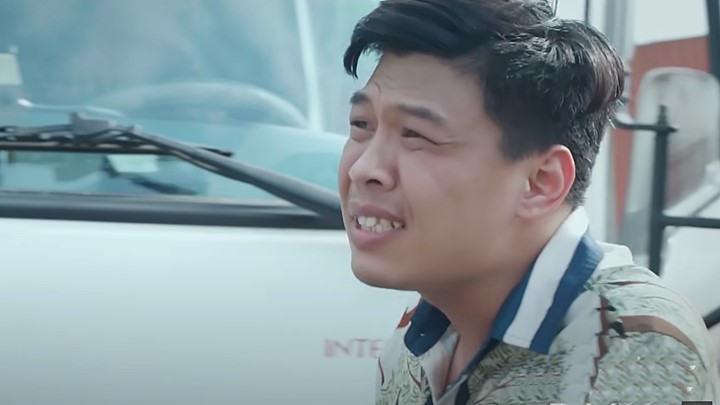 phim-noi-giac-mo-tim-ve-tap-40-vtv1-1-165822_420.jpg Công 'khoe tài' ăn vạ giữa đường. Ảnh chụp màn hình