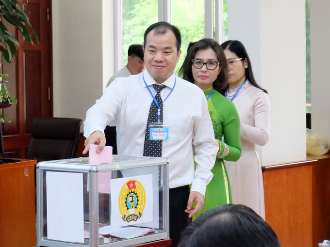 cdb2-173754_884.jpg Bầu Ban chấp hành Công đoàn cơ quan Bộ NN-PTNT nhiệm kỳ 2023-2028. Ảnh: Thanh Tùng.