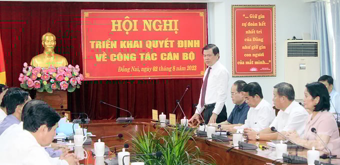 1-150454_432-150454.jpg Bí thư Tỉnh ủy Đồng Nai Nguyễn Hồng Lĩnh phát biểu chúc mừng ông Võ Tấn Đức nhận nhiệm vụ quyền Chủ tịch UBND tỉnh Đồng Nai. Ảnh: MV.