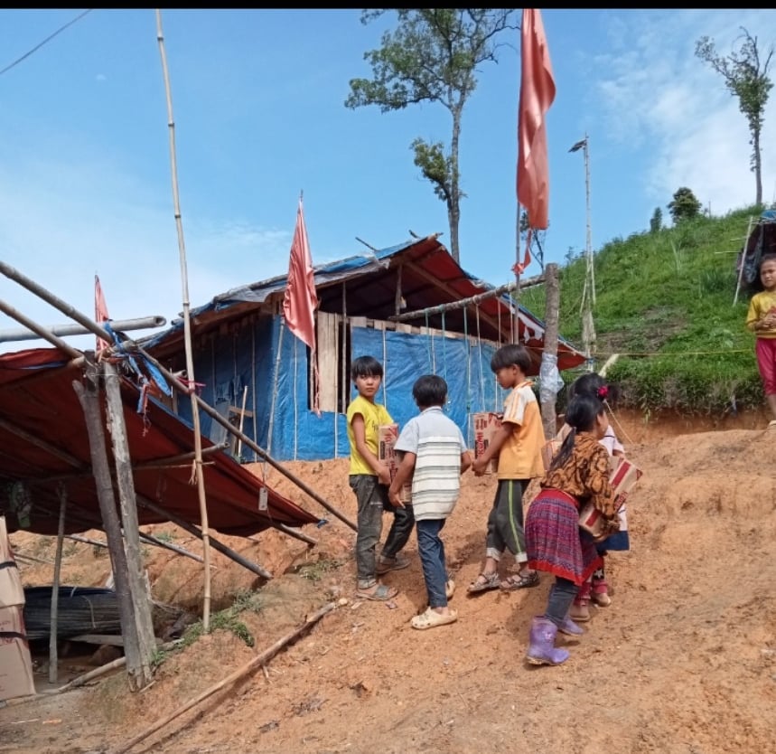 Truân chuyên đến với lớp học để biết con chữ