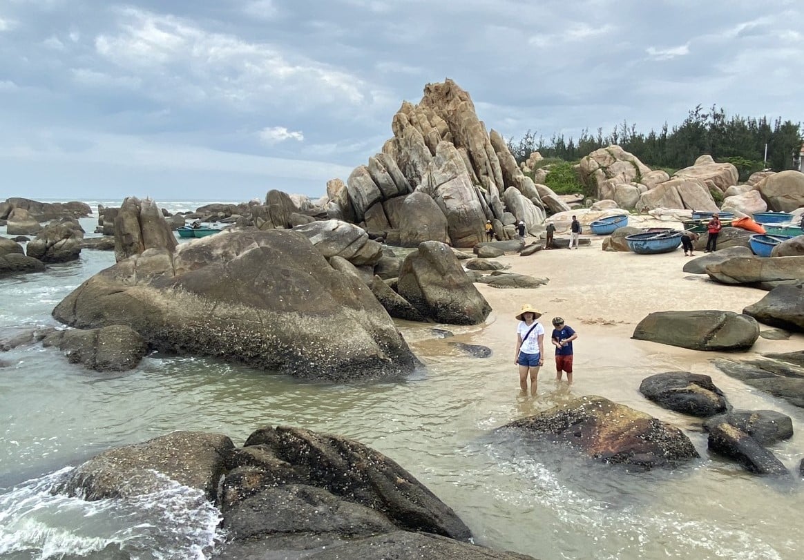 3-ve-dep-hoang-so-162759_697-220835_95.jpg The wild beauty of Ke Ga Cape.