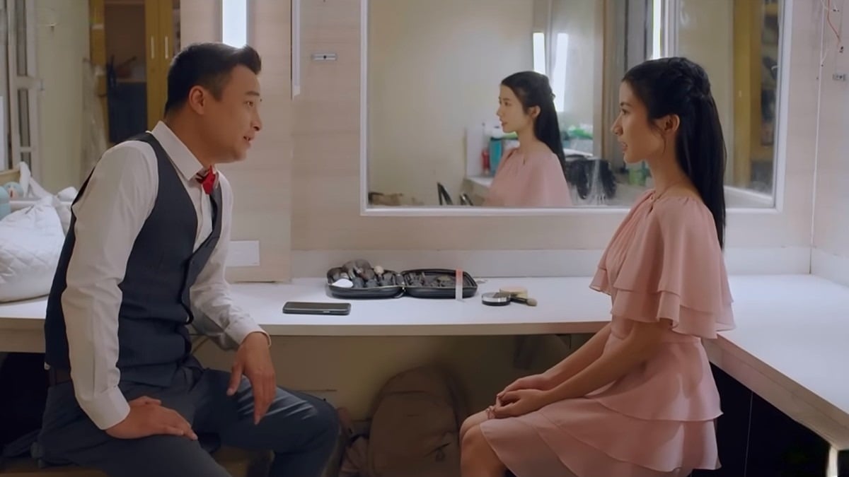 phim-mon-qua-cua-cha-tap-10-vtv3-1-172849_249.jpg Chủ quán khẳng định, nếu ổn sẽ tăng cát xê cho Thảo. Ảnh chụp màn hình