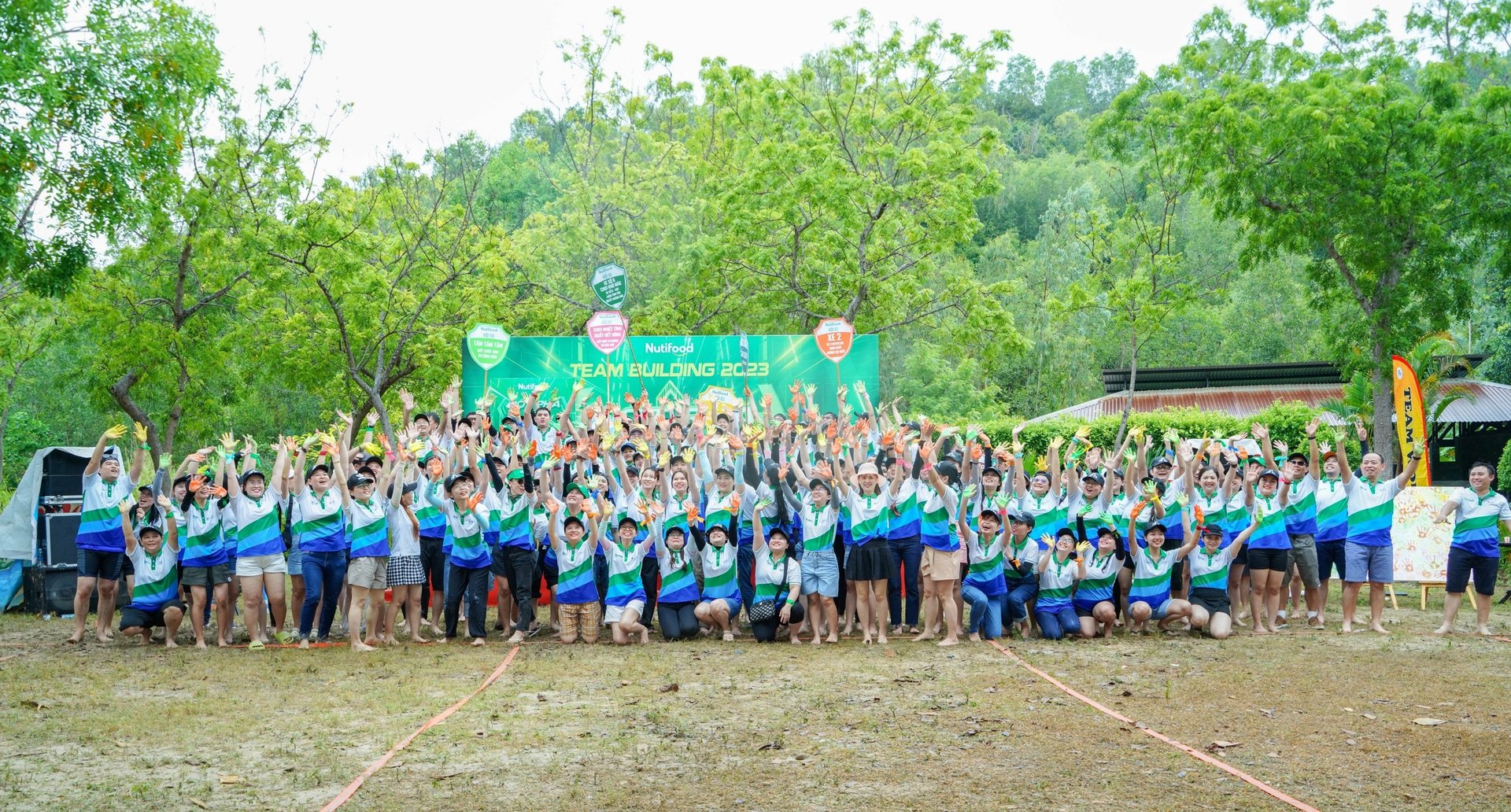 team-building-150205_607.jpg Chương trình nghỉ mát định kỳ được Nutifood tổ chức cho tất cả các đơn vị trên khắp cả nước.