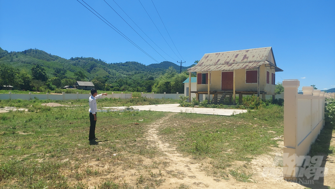 bai-4-dung-voi-khoac-len-minh-chiec-ao-qua-kho-221122_681-221123.jpg Nhà văn hóa '5 không' của xã Mò Ó. Ảnh: Võ Dũng.