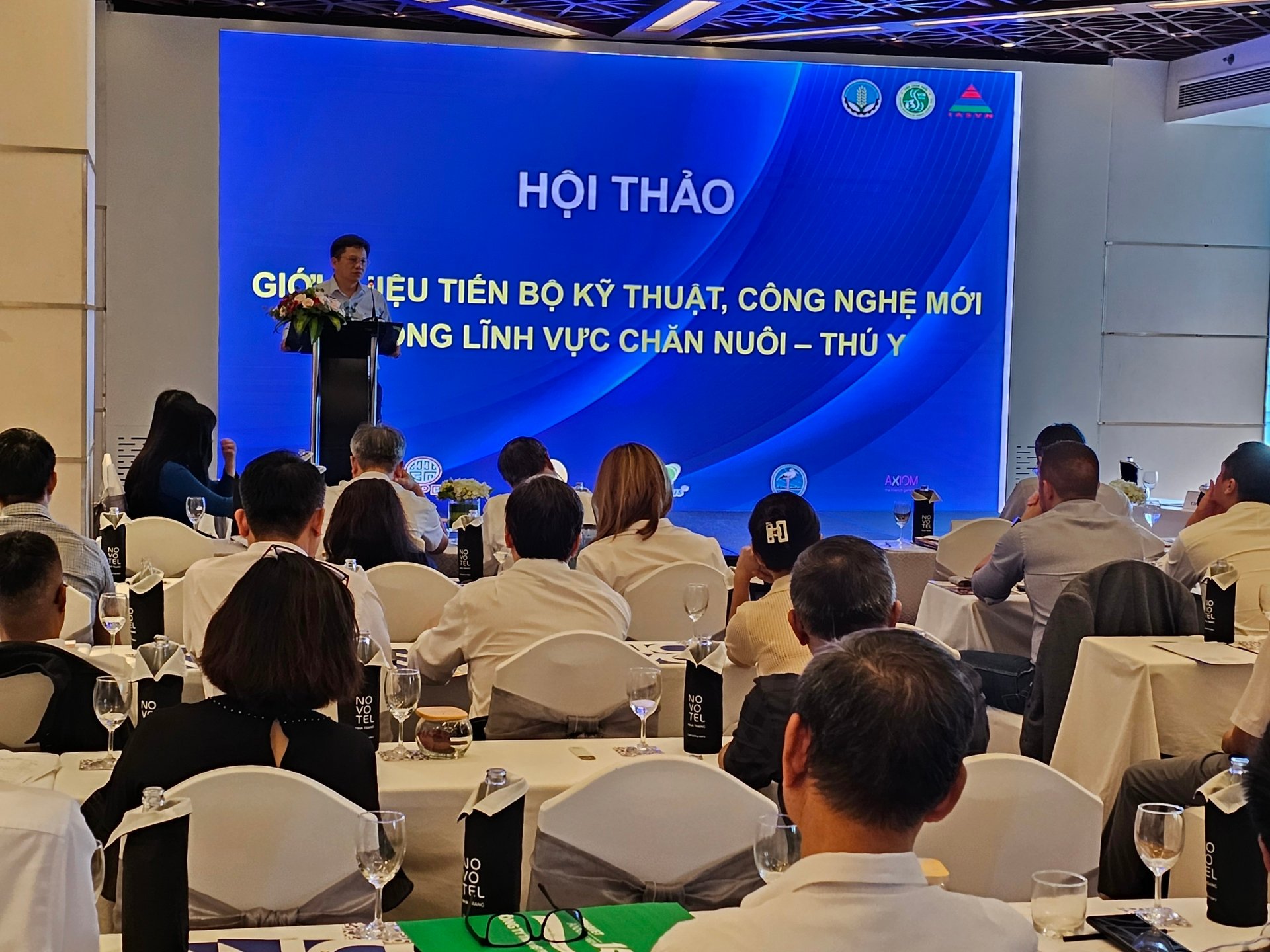 hoi-thao-143528_564.jpg Thời gian qua, việc chuyển giao tiến bộ kỹ thuật trong lĩnh vực chăn nuôi thú y thông qua dự án khuyến nông rất ít. Ảnh: KS.