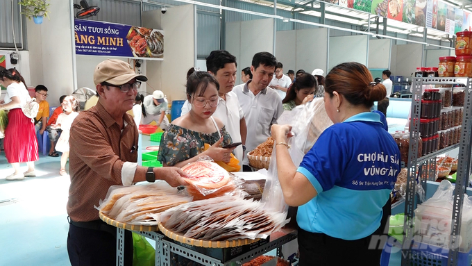cho-hai-san-6-134259_910-134259.jpg Chợ sẽ là điểm đến hấp dẫn, đáp ứng nhu cầu của du khách. Ảnh: Minh Sáng.