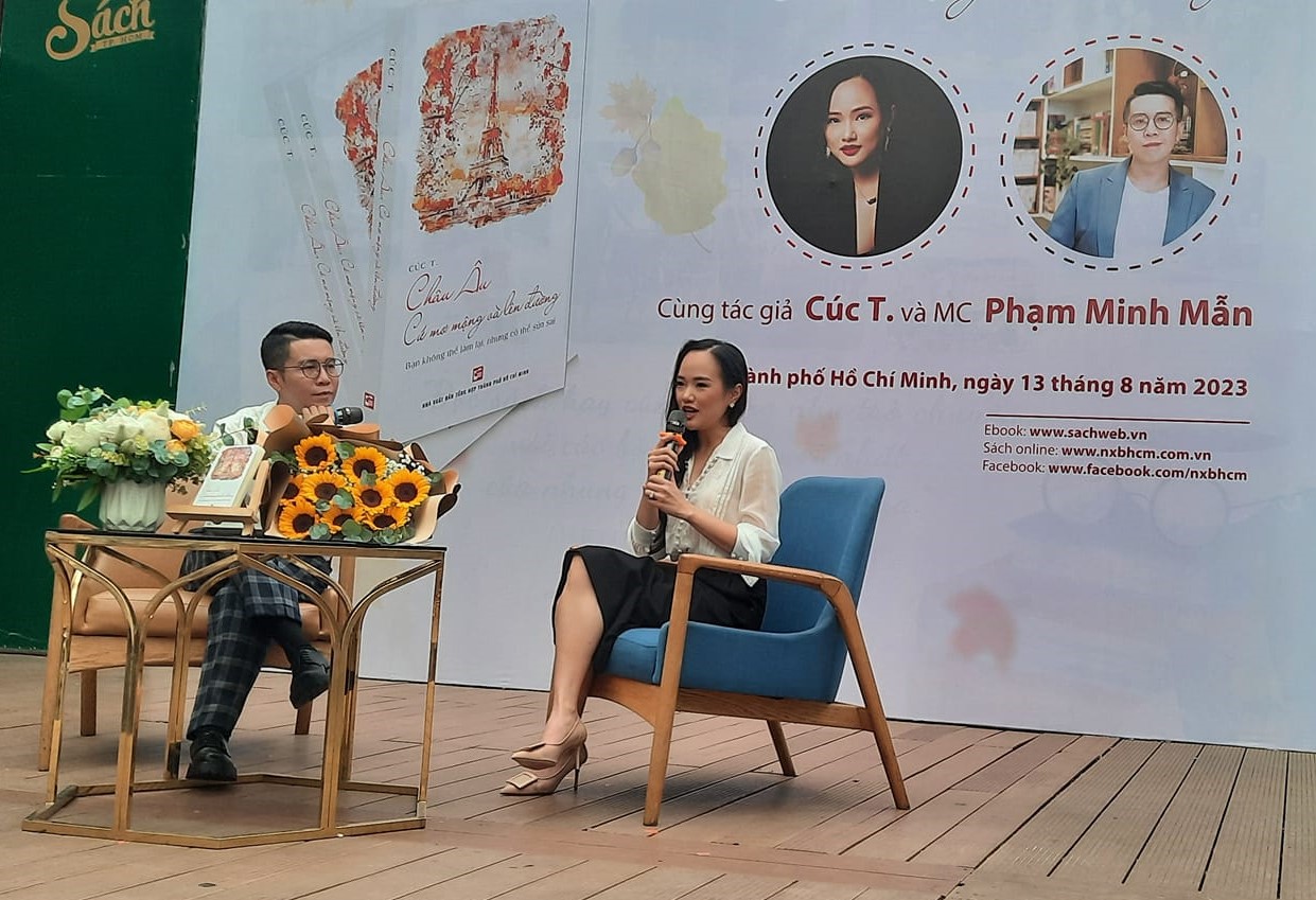 Buổi giao lưu sáng 13/8 tại Đường sách TP.HCM.