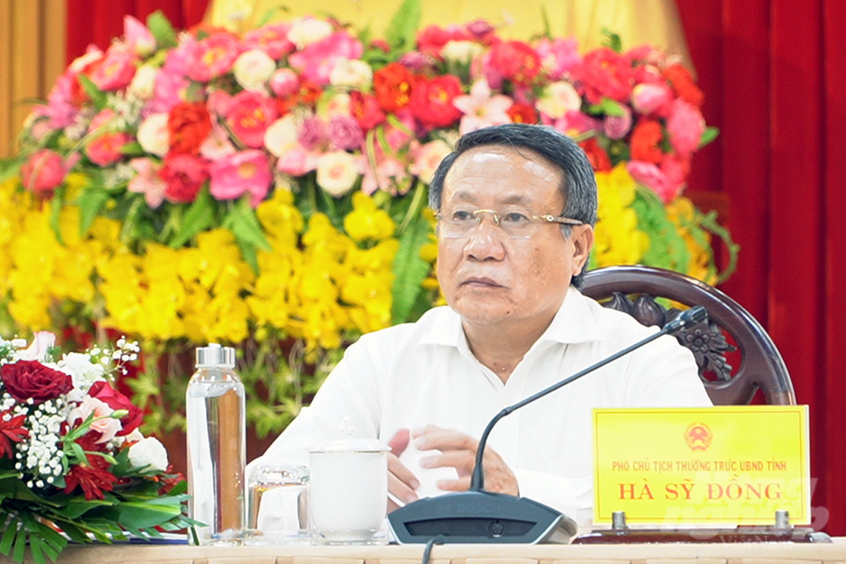 nam-2022-thien-tai-khien-5-nguoi-chet-17-nguoi-bi-thuong-153348_922-153348.jpg Ông Hà Sỹ Đồng, Phó Chủ tịch UBND tỉnh Quảng Trị yêu cầu Ban Chỉ huy PCTT-TKCN các cấp, các ngành, các địa phương, đơn vị chủ động phòng ngừa và sẵn sàng ứng phó hậu quả do các loại hình thiên tai, nhằm giảm thiểu đến mức thấp nhất các thiệt hại. Ảnh: Võ Dũng.