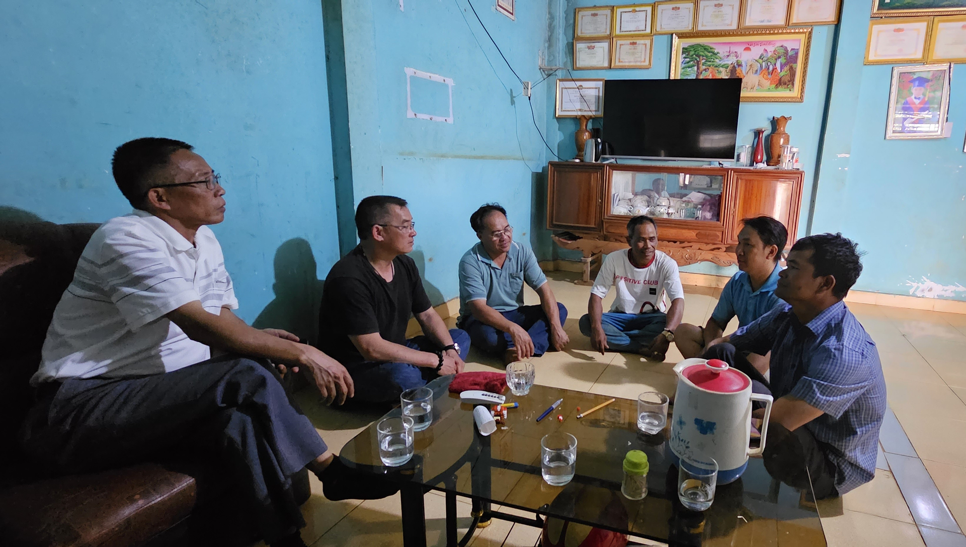 Ông K’Lâm, nguyên Chủ tịch Ủy ban Mặt trận Tổ quốc xã Đắk P’lao: Lúc người dân nhận tiền đền bù, chính quyền cũng tuyên truyền cho họ cách tiêu tiền, nhưng tiền của dân, họ xài thế nào mình không thể ngăn cản họ được', Ảnh: Phúc Lập.