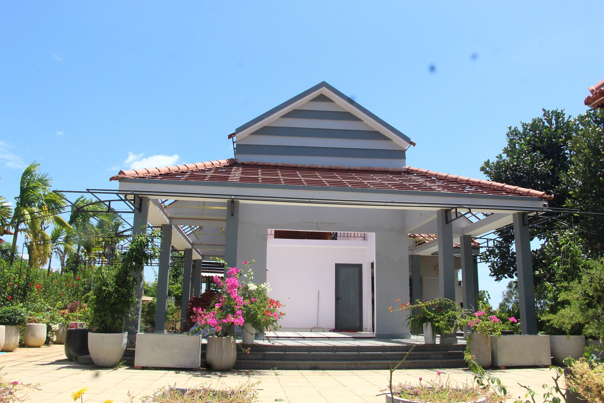 Căn nhà của ông Lê Văn Ninh xây dựng trên khu vực đất không phải là đất ở. Ảnh: CĐ.