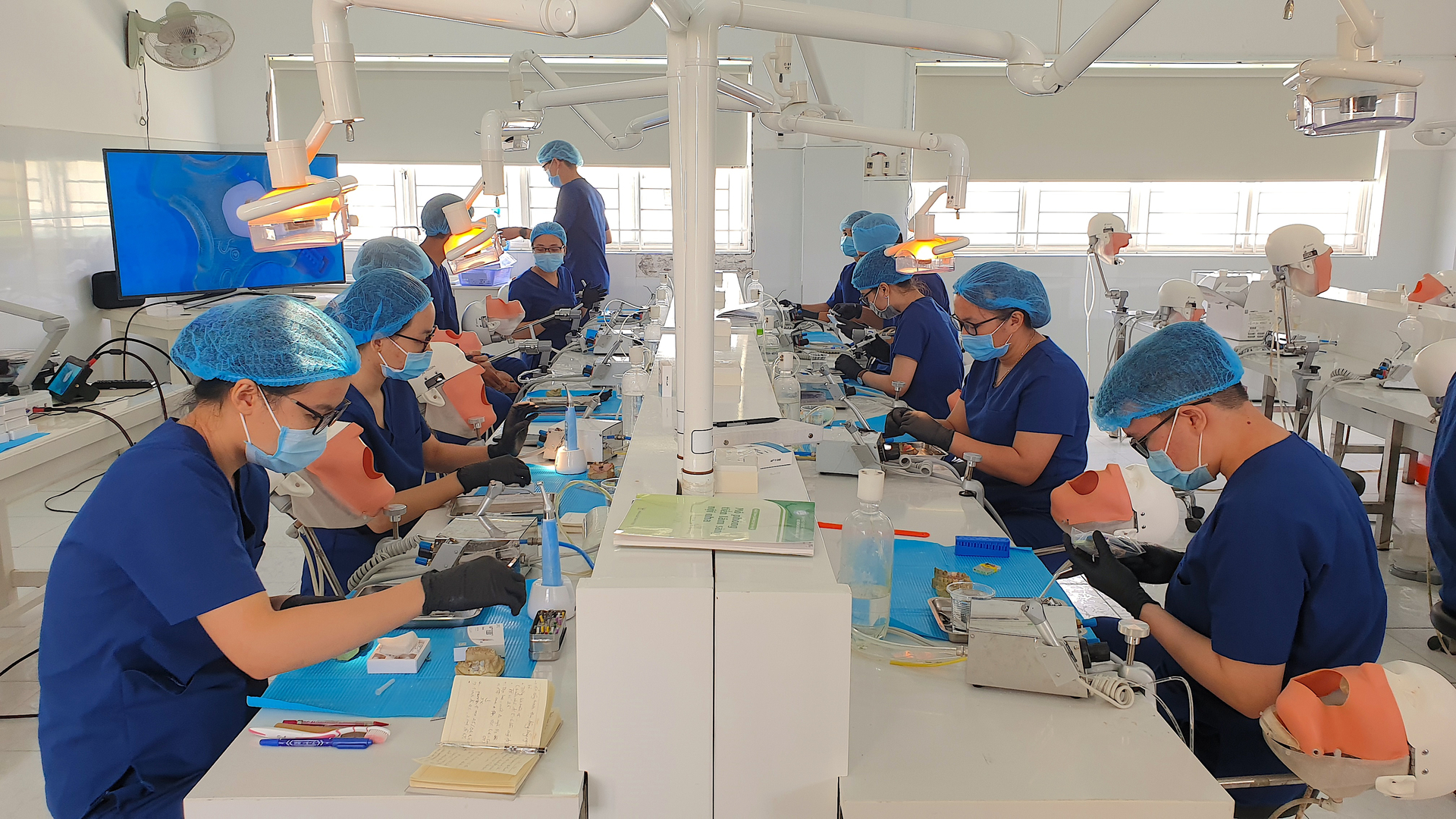 Hiện nay, Trường Đại học Trà Vinh có 15 ngành đạt chuẩn kiểm định chất lượng giáo dục quốc tế, đưa Trường vào tốp các trường đại học ở ĐBSCL có nhiều chương trình đạt kiểm định chất lượng giáo dục quốc tế.
