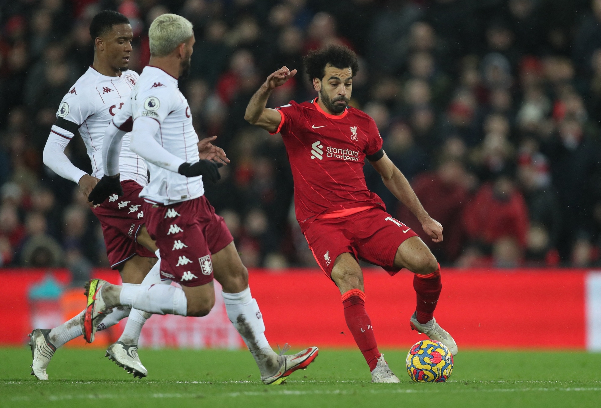 liv-132035_87.jpeg Liverpool được đánh giá cao hơn so với Aston Villa. Ảnh: Express.