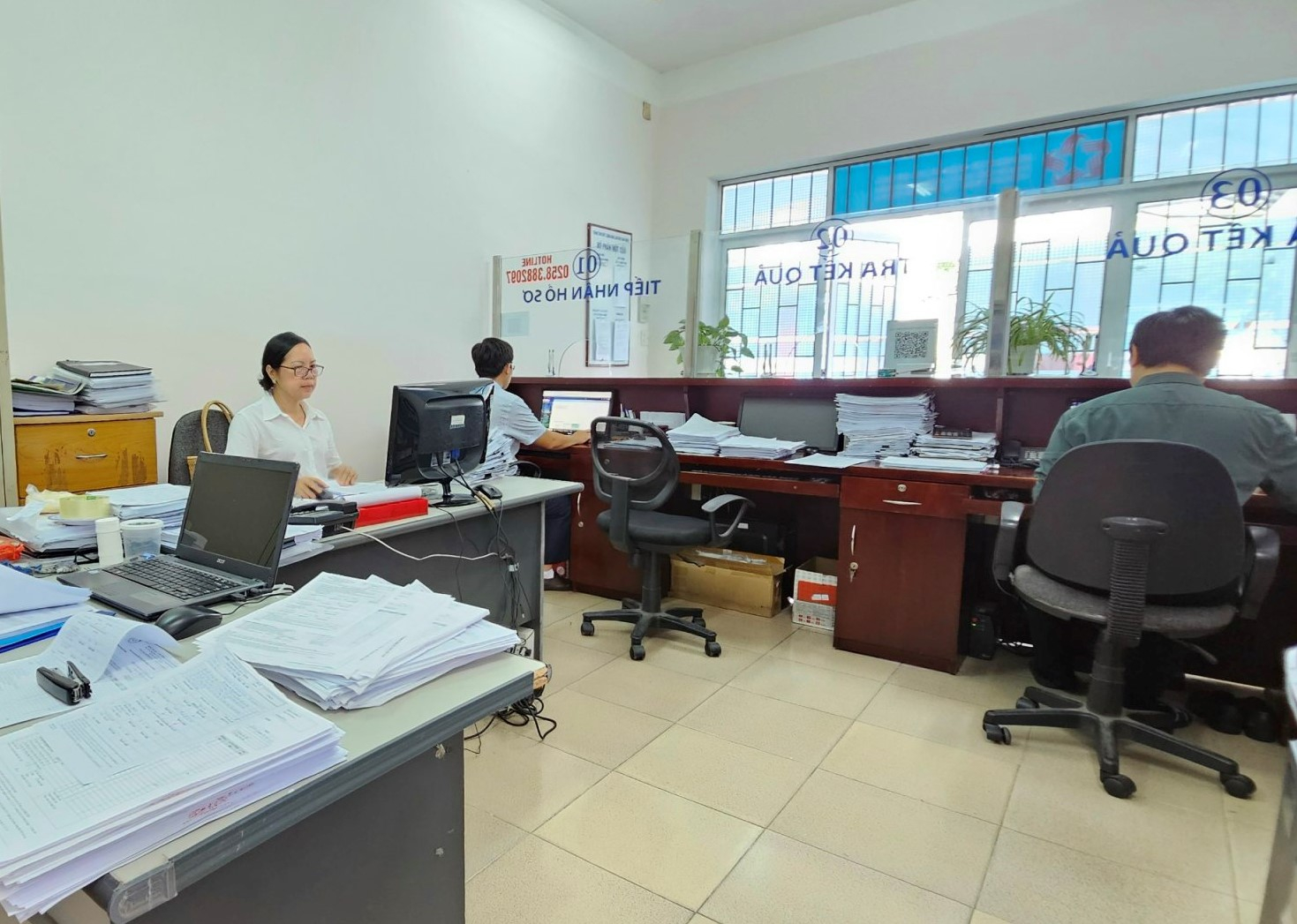 Các đơn vị trực thuộc Bộ NN-PTNT tăng cường năng lực cho công chức thực hiện nhiệm vụ tiếp nhận và giải quyết hồ sơ thủ tục hành chính. Ảnh: V.Đ.T.