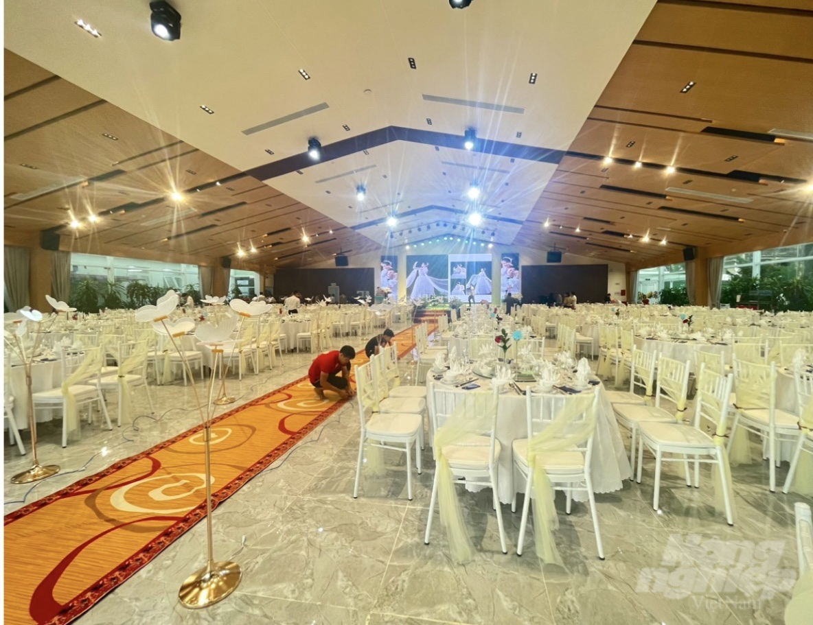anh-3-133419_914-133419.jpg Sao Mai Center 2 - Phóng khoáng, rộng rãi tất bật cho một sự kiện tiếp theo. Ảnh: Bạch Anh.