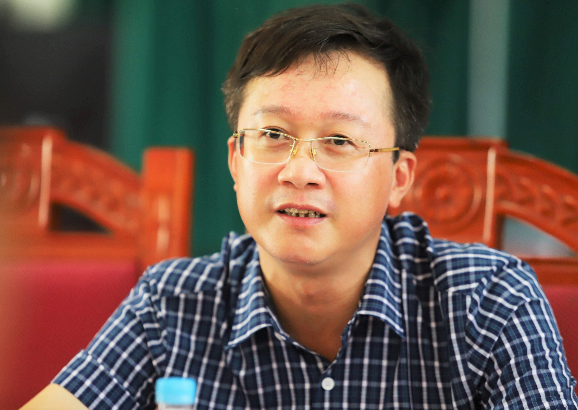 ong-dung-094313_289.jpg Ông Nguyễn Đức Dũng, Phó Giám đốc Khu Quản lý đường bộ II nhấn mạnh, nếu nhà đầu tư tiếp tục chậm sửa chữa, khắc phục, đơn vị sẽ tiếp tục kiến nghị theo hướng dừng thu phí Trạm BOT Bến Thủy.