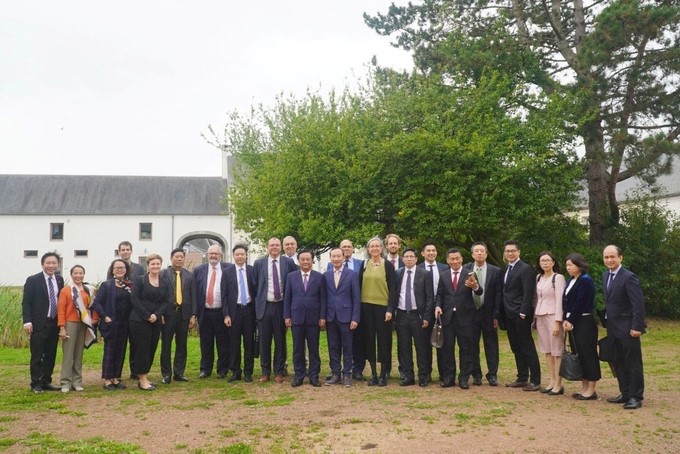 Minister Le Minh Hoan and MARD’s delegation visited the Gembloux Food Innovation Center in Belgium.