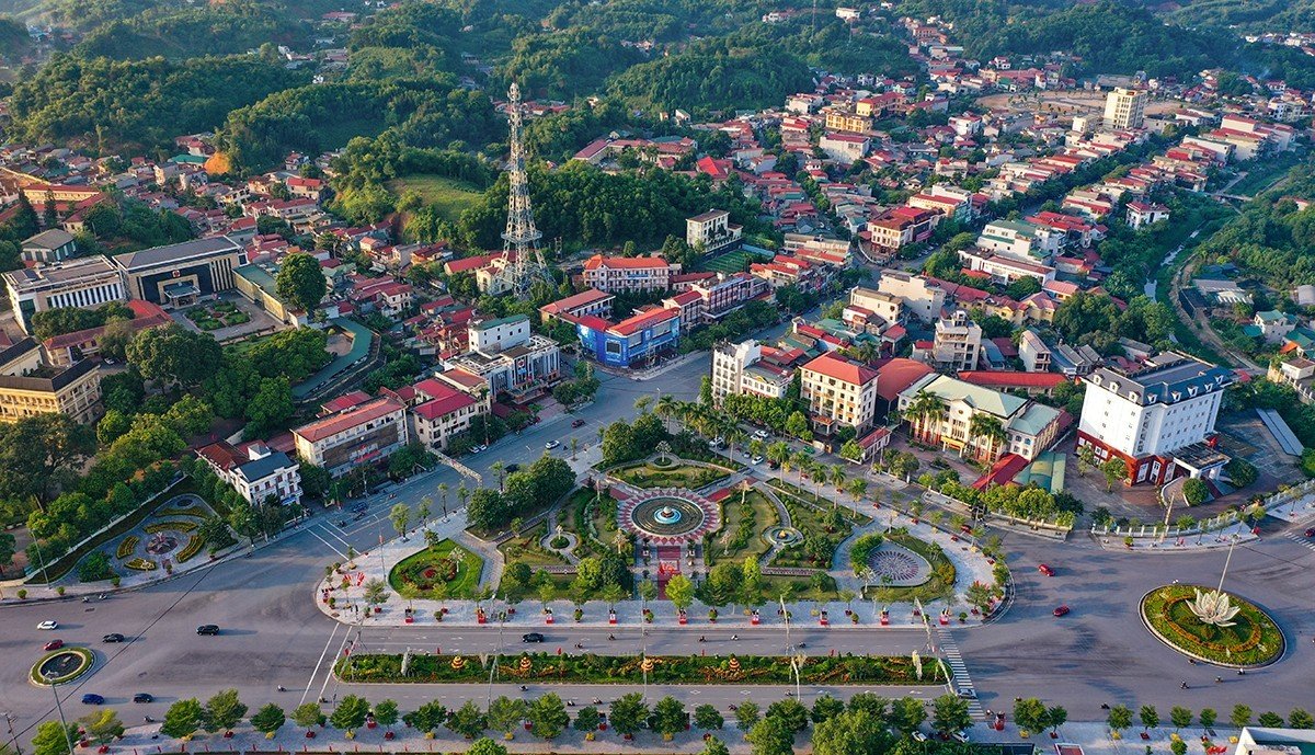 z4723511860966_5016de9e2ceeb0fbe760b639ed0b9845-232432_970.jpg Tầm nhìn đến năm 2050, tỉnh Yên Bái phấn đấu phát triển toàn diện, bền vững, xanh, hài hòa, bản sắc và hạnh phúc. Ảnh: Tuấn Vũ.