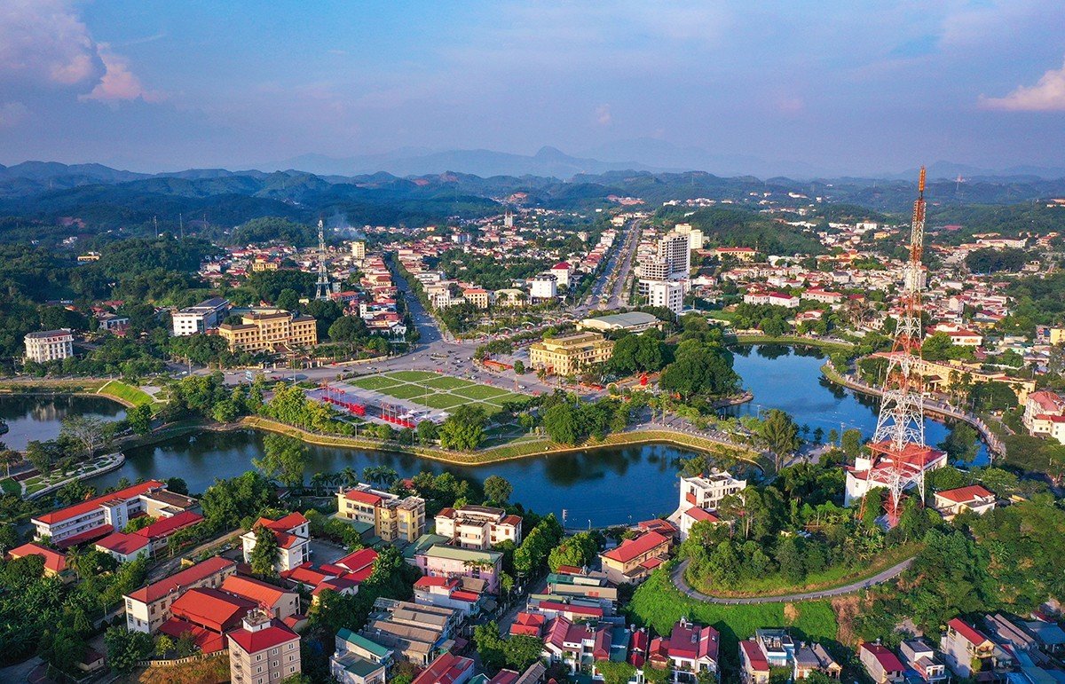 z4723511913085_42e0b275771ea2ffcf655d9893eaeec6-231756_836.jpg Quang cảnh khu vực trung tâm thành phố Yên Bái. Ảnh: Tuấn Vũ.