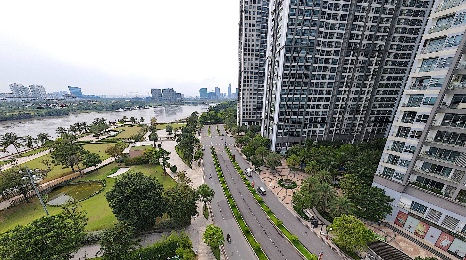 Một đoạn đường ven sông Sài Gòn do khu đô thị Vinhomes đầu tư với 6 làn xe. Ảnh: HT.