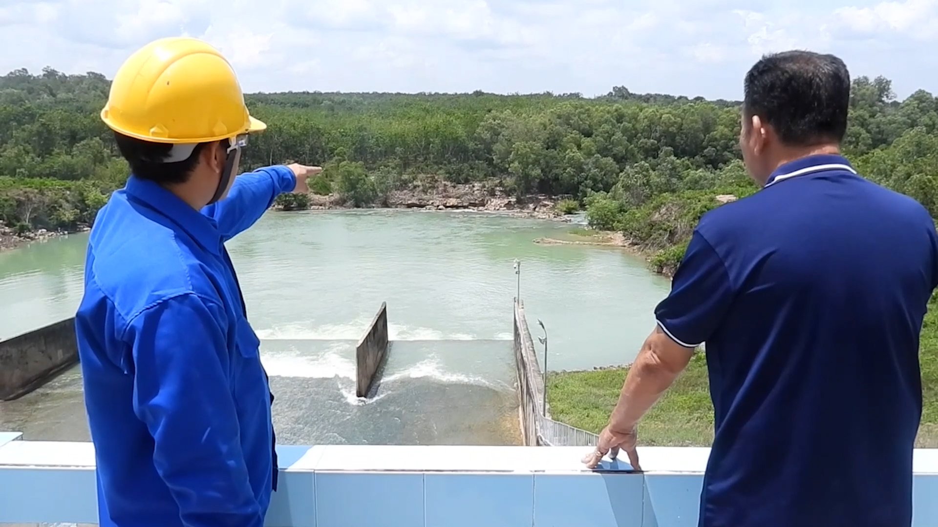 Công ty Thủy lợi miền Nam sẽ cắt nước tuyến kênh Tây ít nhất 90 ngày để đảm bảo thời gian thi công dự án. Ảnh: Trần Trung.