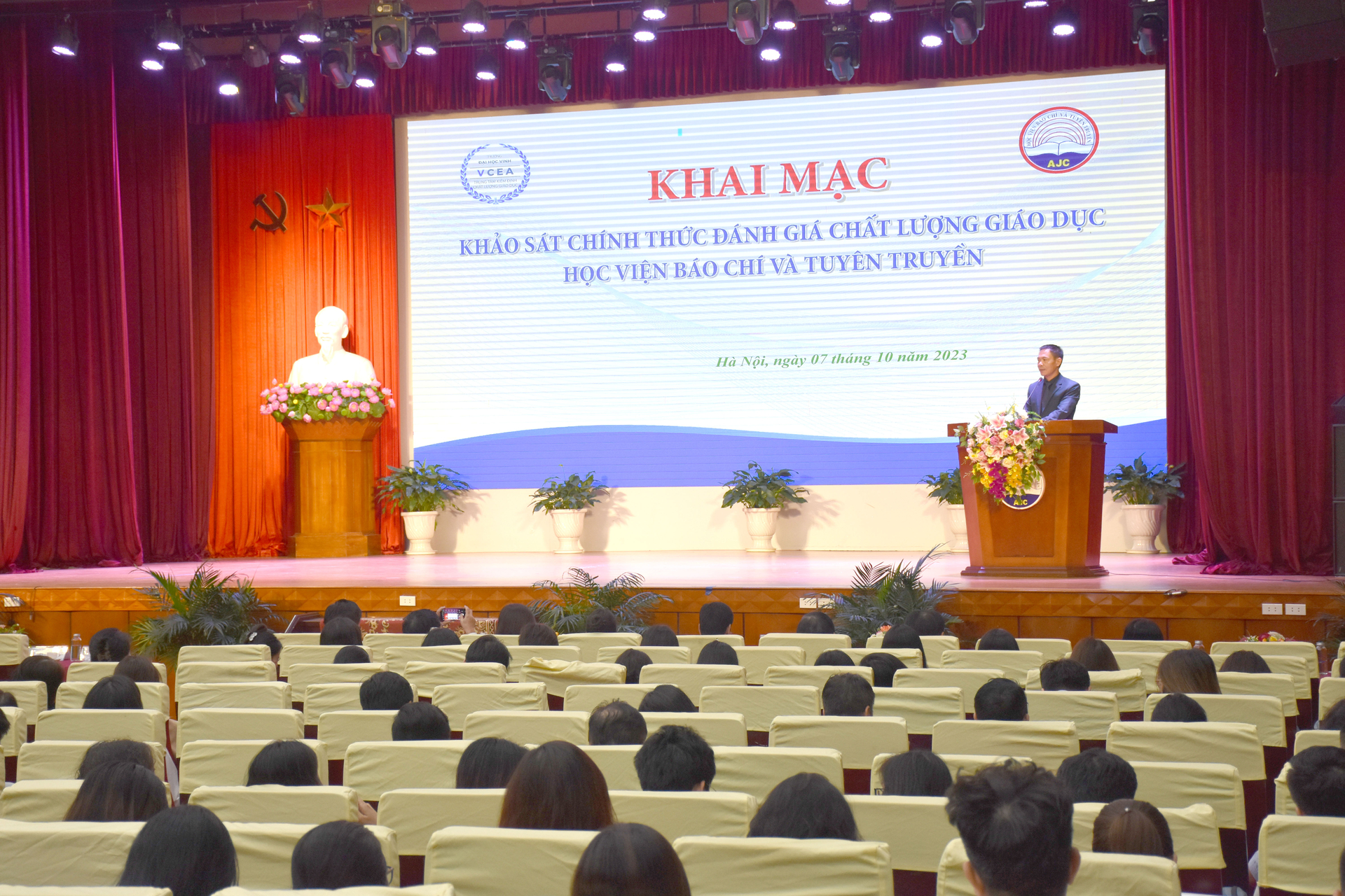 73-195627_247.jpg Quang cảnh Lễ khai mạc