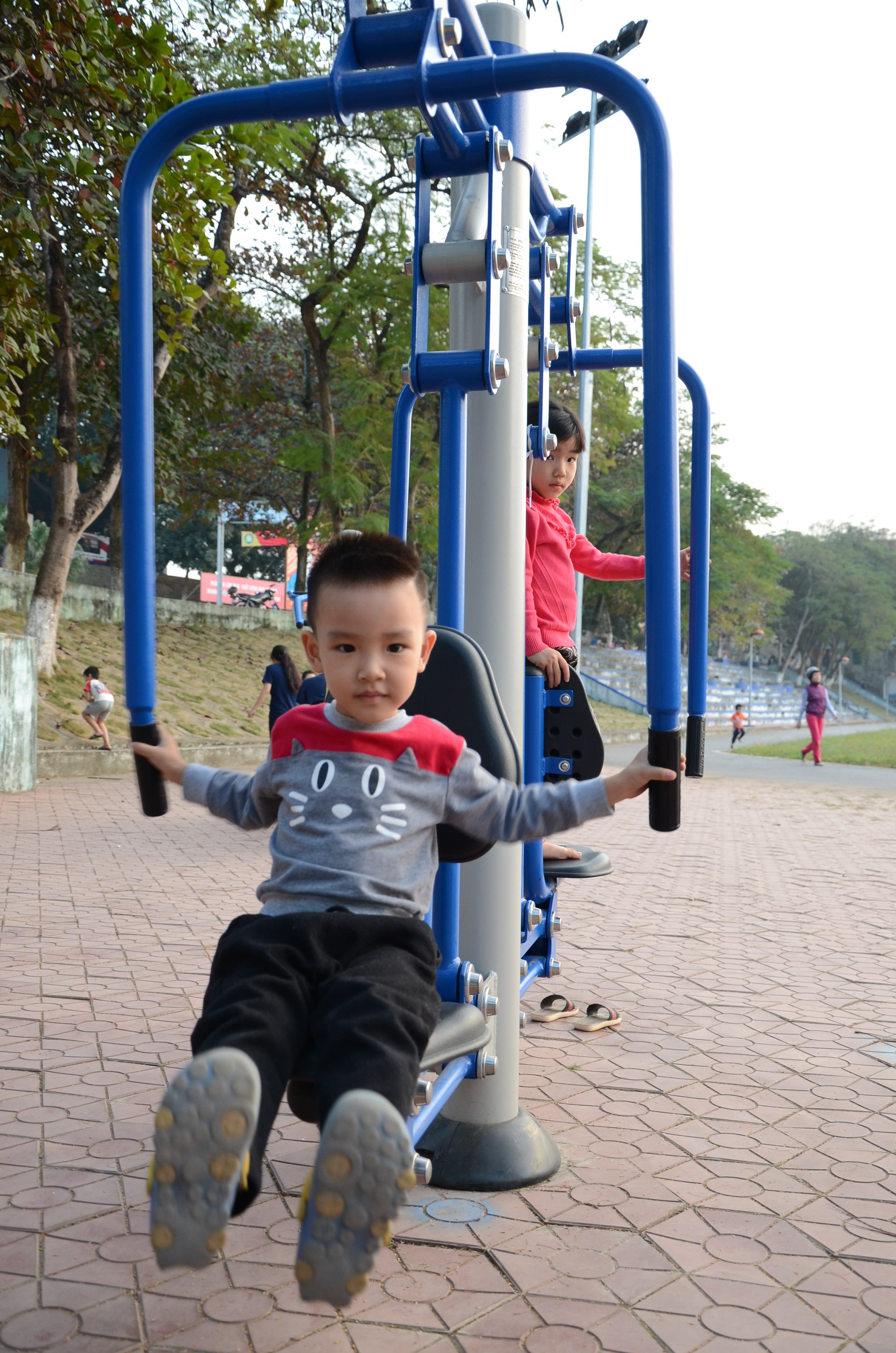 Vui chơi để phát triển cả thể chất lẫn tâm hồn. Ảnh: Dương Đình Tường. 