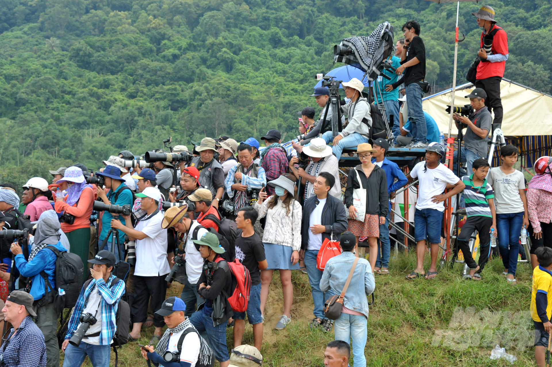Qua 28 lần tổ chức, Hội đua bò Bảy Núi tranh cúp Truyền hình An Giang trở thành nét văn hóa độc đáo của cộng đồng vùng Bảy Núi ở huyện Tri Tôn và thị xã Tịnh Biên, thu hút sự quan tâm của du khách và hoạt động du lịch vùng ĐBSCL và cả nước.Năm 2016, Hội đua bò Bảy Núi được Bộ Văn hóa, Thể thao và Du lịch công nhận là Di sản văn hóa phi vật thể cấp quốc gia, là một trong những sự kiện văn hóa, thể thao nổi bật của tỉnh An Giang từ nhiều năm nay, được huyện Tri Tôn và thị xã Tịnh Biên luân phiên đăng cai tổ chức hàng năm, thu hút đông đảo du khách trong và ngoài nước đến tham quan, trải nghiệm.