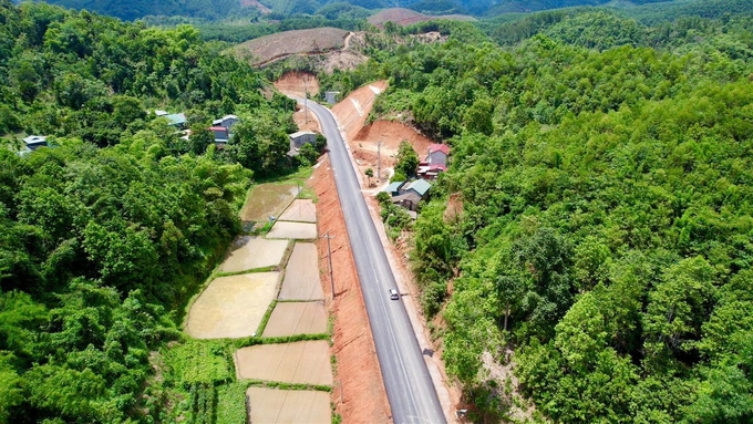 362944217_601201615468249_3743749046475543416_n-000902_874.jpg Dự án đường thành phố Bắc Kạn - hồ Ba Bể chủ yếu đi qua đất rừng. Ảnh: Ngọc Tú.