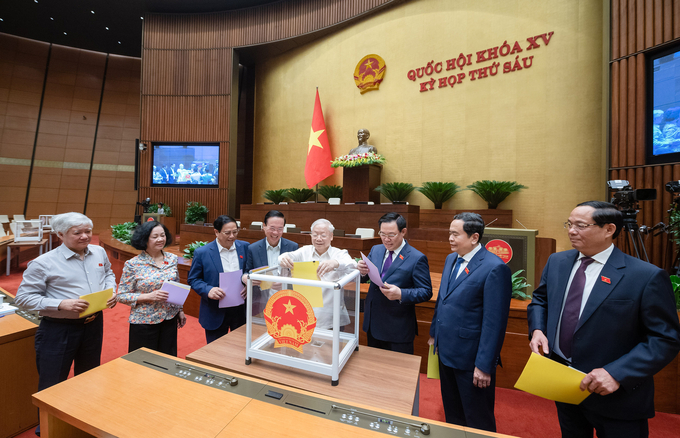 nguyen-phu-trong-182211_158.jpeg Tổng Bí thư Nguyễn Phú Trọng, Chủ tịch nước Võ Văn Thưởng, Chủ tịch Quốc hội Vương Đình Huệ, Thủ tướng Chính phủ Phạm Minh Chính cùng các nhà lãnh đạo Đảng, Nhà nước bỏ phiếu kín. Ảnh: Quochoi.vn.