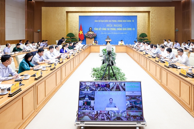 2-102835_659.jpg Thủ tướng chủ trì Hội nghị tổng kết công tác phòng, chống dịch Covid-19 của Ban Chỉ đạo Quốc gia phòng, chống dịch Covid-19 trực tuyến với các địa phương sáng 29/10. Ảnh: VGP.