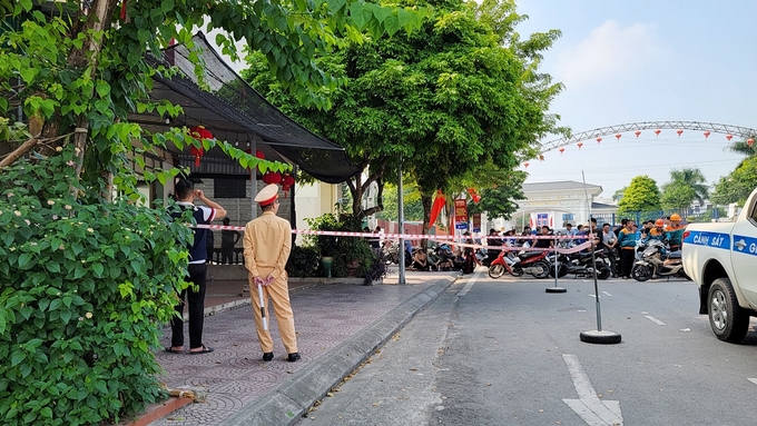 vu-an-chong-giet-ve-o-hai-duong-132927_607.jpeg Công an phong tỏa hiện trường vụ chồng giết vợ ở Chí Linh (Hải Dương). Ảnh: Vietnamnet.