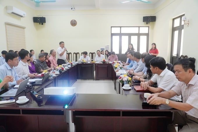 Mr. Nguyen Tiep Tan, Deputy Director of VAWR and Director of IWE, shared some of the Institute's current difficulties. Photo: Hong Tham.