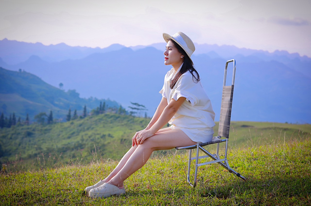 z4856347960149_b820860b3910d061f3f3f89e4b01262c-102325_486.jpg Đồi cỏ may hiện đang là điểm cắm trại hấp dẫn du khách trẻ đến với xã Cốc Ly (huyện Bắc Hà, Lào Cai). Khu đồi giống như một thảo nguyên xanh mướt với những hàng thông sa mu mà không nơi nào có được.
