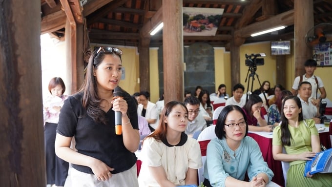 a3-182847_139.jpg Các nhà báo đặt câu hỏi cho Ban Tổ chức.