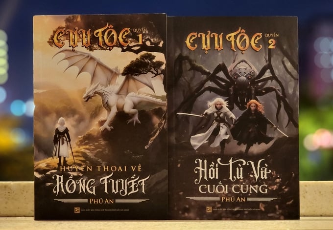 cuu-toc-155821_997.jpg Bộ sách 'Cựu tộc' do Nhà xuất bản Tổng hợp TP.HCM vừa ấn hành.