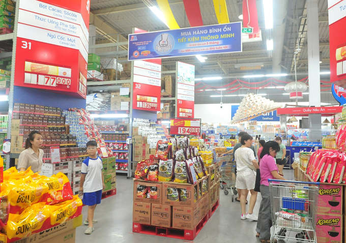 anh-1-095433_520.jpg Các mặt hàng được bình ổn giá tại một trung tâm của MMVN.