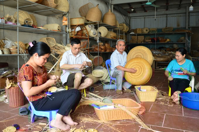 dsc_1706-101440_189.jpg Xưởng mây tre đan của ông Nguyễn Văn Tĩnh. Ảnh: Đinh Thanh Huyền.
