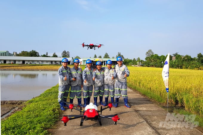 anh-4-103327_998-103327.jpg Theo thống kê đến nay toàn tỉnh có khoảng 90% diện tích canh tác lúa đều áp dụng '3 giảm 3 tăng', 47% diện tích áp dụng '1 phải 5 giảm'. Ảnh: Lê Hoàng Vũ.