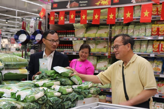 The Ministry of Agriculture and Rural Development will accelerate the development of both domestic and export markets in the last month of 2023. Photo: TL.