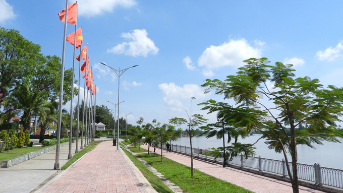 Quan điểm của Bình Dương là phòng chống sạt lở phải được thực hiện có trọng tâm, trọng điểm, ưu tiên bảo đảm an toàn hệ thống đê điều, khu dân cư tập trung, cơ sở hạ tầng quan trọng. Ảnh: Trần Trung.