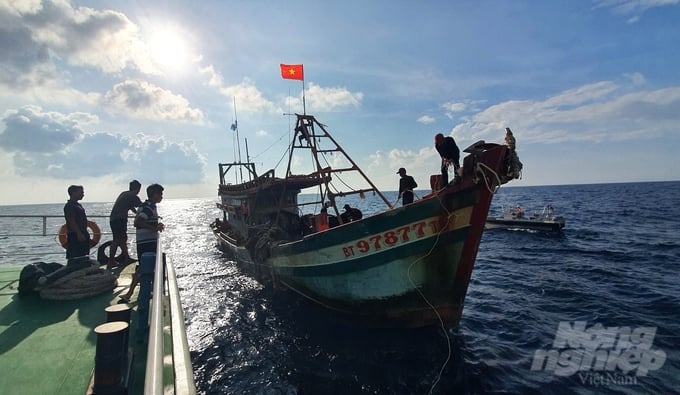 Tàu của lực lượng Kiểm ngư Vùng V thường xuyên có mặt trên vùng biển biển Tây Nam bộ để tuần tra, kiểm soát hoạt động nghề cá, chống khai thác IUU. Ảnh: Kiên Trung.
