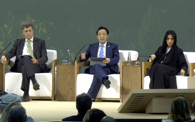 FAO Director-General QU Dongyu delivers remarks during the COP28 World Climate Action Summit - 'Transforming Food Systems in the face of Climate Change' event.