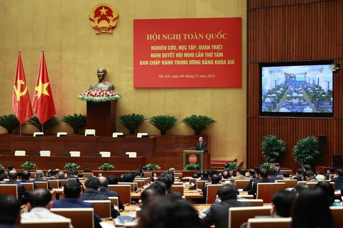 bo-nn-ptnt-nghien-cuu-quan-triet-nghi-quyet-hoi-nghi-trung-uong-8-khoa-xiii-101132_837.jpeg Hội nghị toàn quốc nghiên cứu, học tập, quán triệt Nghị quyết Hội nghị lần thứ tám Ban Chấp hành Trung ương Đảng khóa XIII theo hình thức trực tiếp kết hợp trực tuyến. Ảnh: VGP.