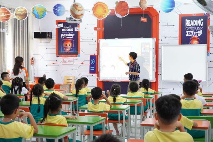 z4944399353129_b877536e380183e890aff113033d023d-113327_688.jpg Bài giảng số iDIGI của iSMART là phần mềm dạy tiếng Anh qua Toán và Khoa học được số hóa 100%.