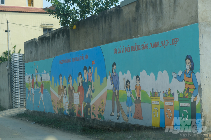 dscf4135-155704_214-155705.jpg Bắc Giang khoác áo mới cho đường thôn, ngõ xóm bằng bích họa. Ảnh: K.Trung.