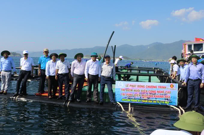 nuoi-bien-2-tang-long-loi-ich-kep-220400_809.jpg Mô hình nuôi biển công nghệ cao tại vịnh Cam Ranh, tỉnh Khánh Hòa. Ảnh: KS.