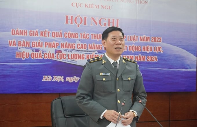 Cục trưởng Cục Kiểm ngư Nguyễn Quang Hùng bày tỏ sự cảm thông, chia sẻ với những khó khăn của lực lượng kiểm ngư địa phương trong thời gian qua. Ảnh: Hồng Thắm.